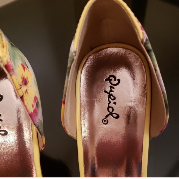 Yellow floral heels - Picture 4 of 5